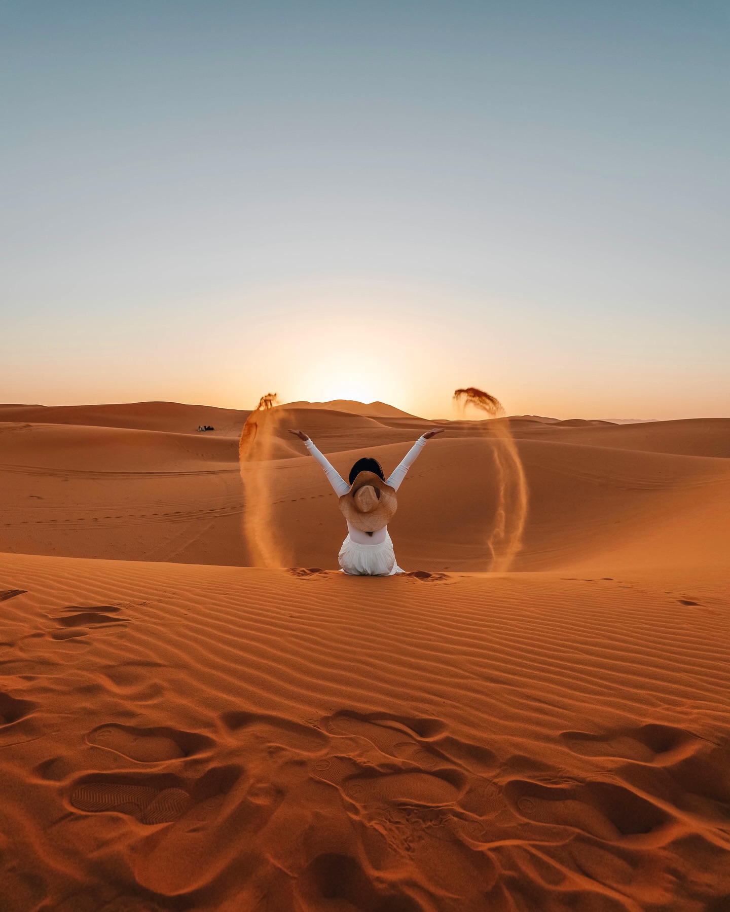 5 días en Marruecos desde Casablanca — paseo en camello por las dunas del Sahara en Merzouga al atardecer