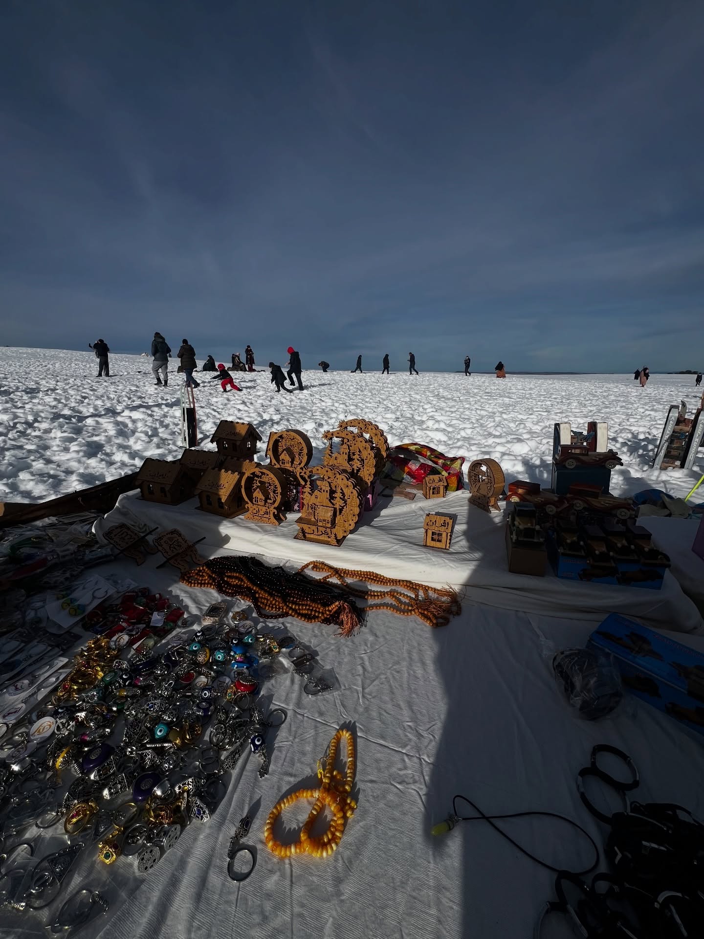 Architecture d'Ifrane entourée de verdure