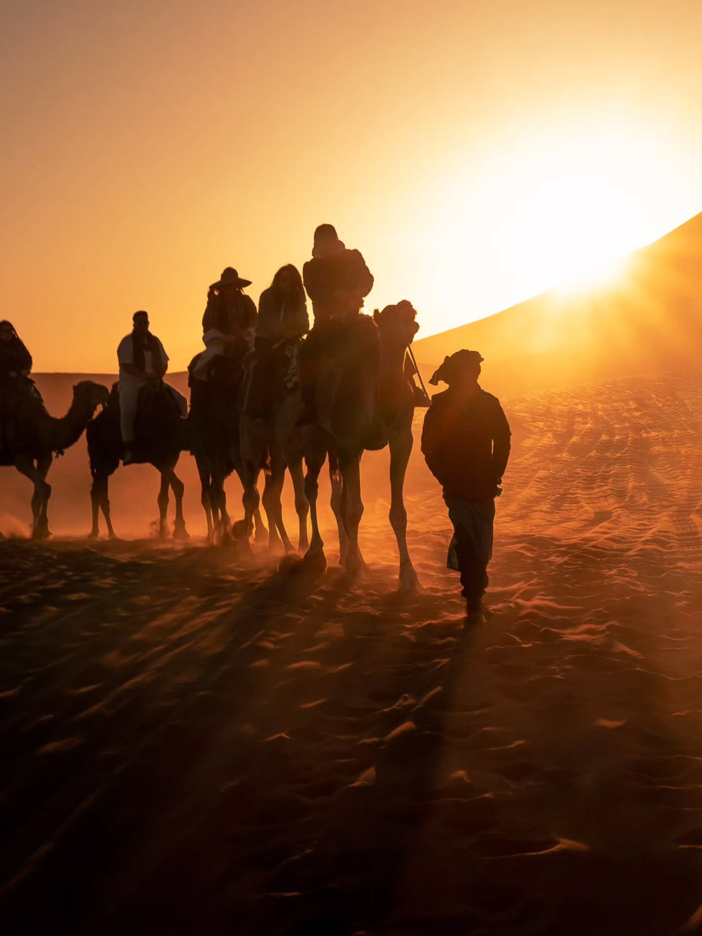 Désert du Sahara à Merzouga — parmi les endroits à visiter au Maroc les plus inoubliables