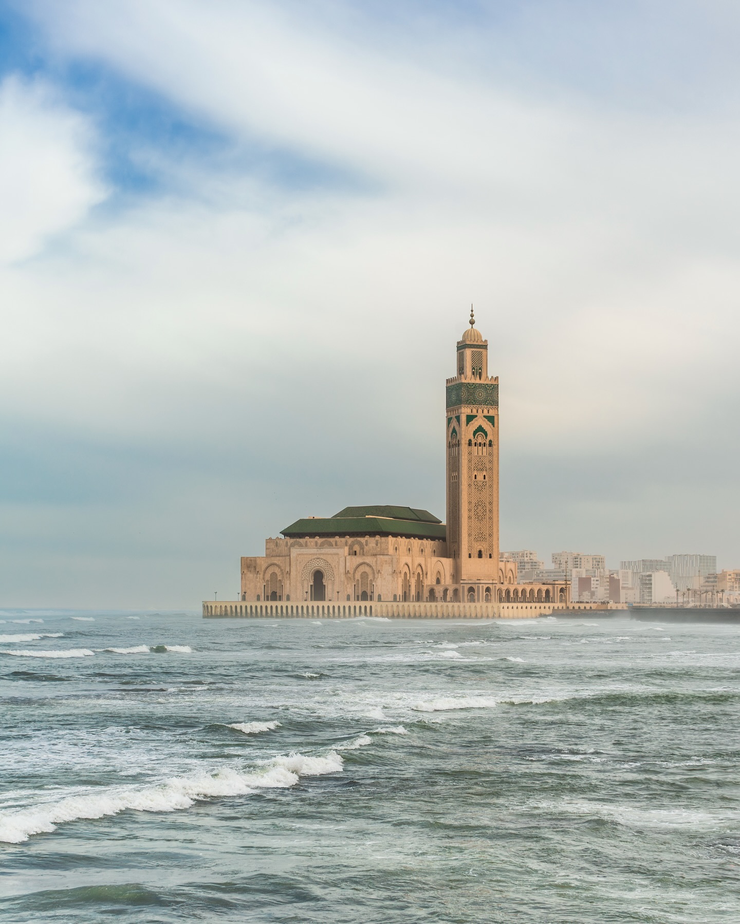 Mezquita Hassan II en el paseo marítimo de Casablanca