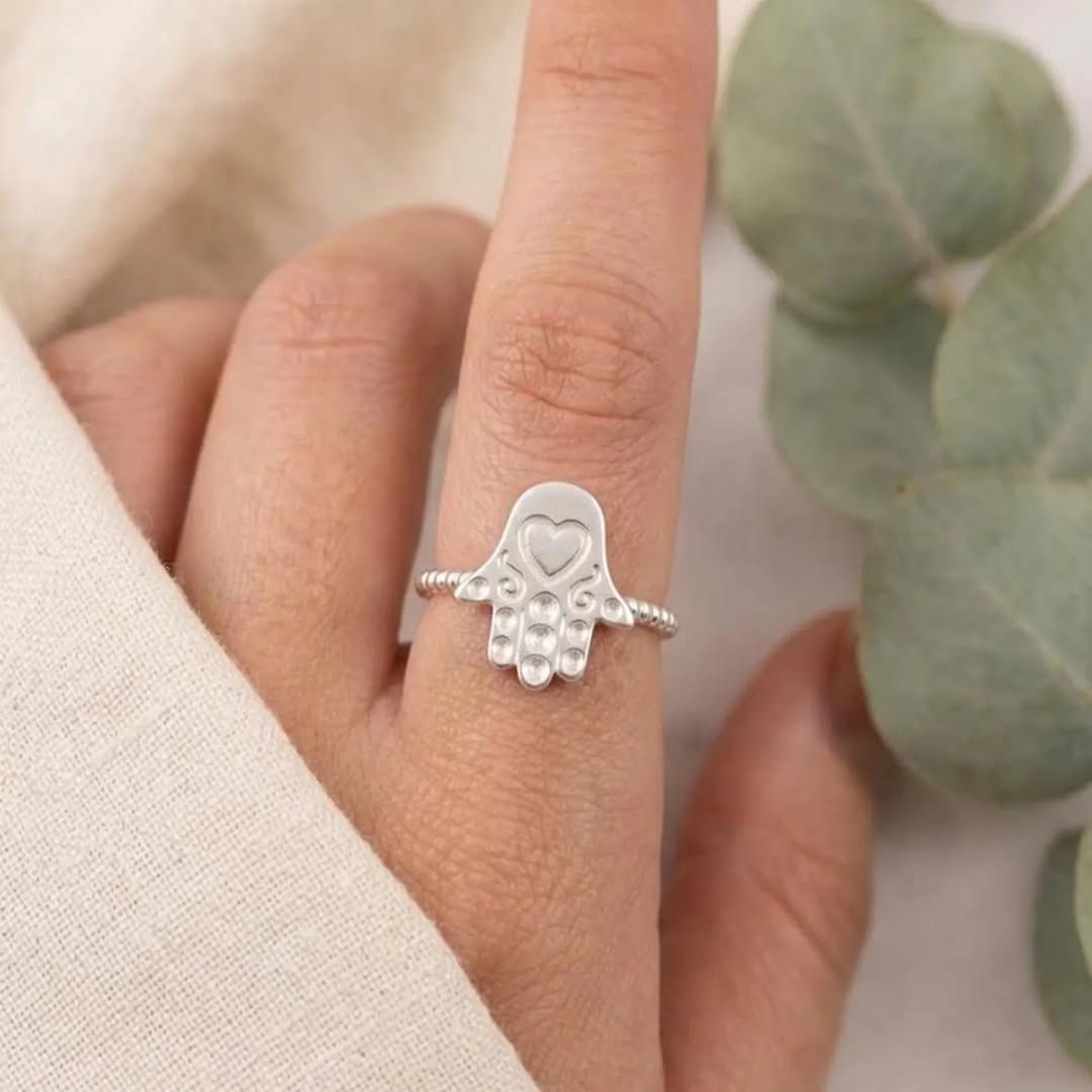 Moroccan gold ring with Hand of Fatima motif