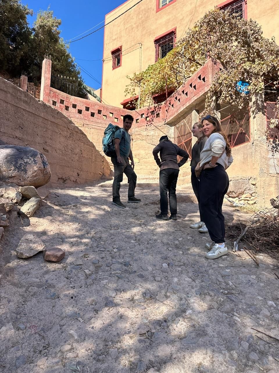 Travelers discovering viewpoints around Asni village with their local guide